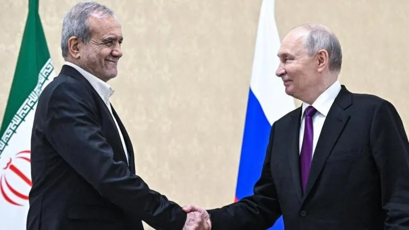 Putin Holds Talks with Iran’s President in Avaza