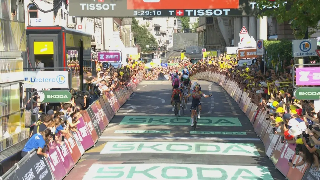 Wiebes wins opening stage and claims yellow jersey at Tour de France Femmes