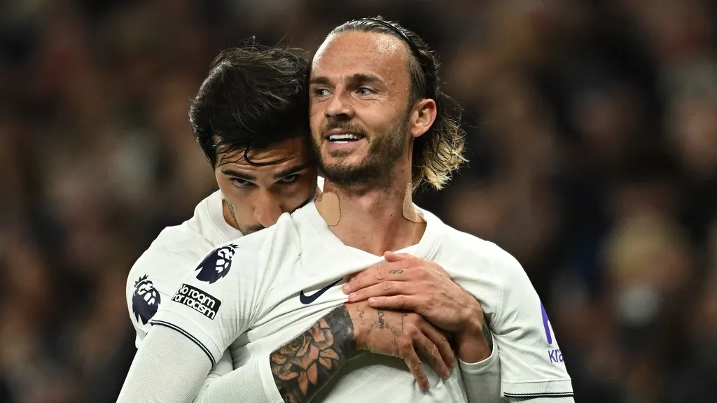 Tottenham finally gets first win of the season, helped by returning Maddison