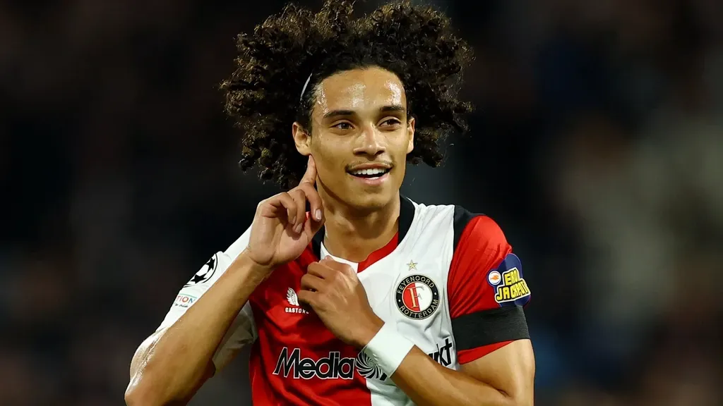Zechiël and Hadj Moussa steer a strong, efficient Feyenoord past Como