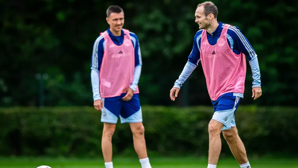Míchel hopes experienced Blind and Berghuis will be back at Ajax next week