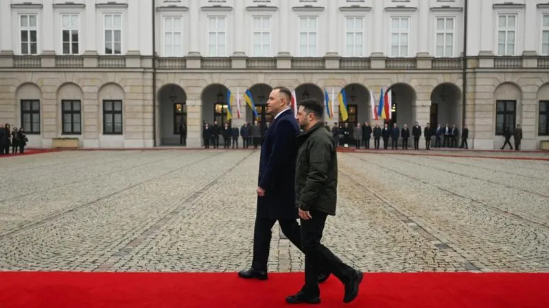 CBOS: Poles Back President Nawrocki’s Move to Strip Zelensky of Order of the White Eagle