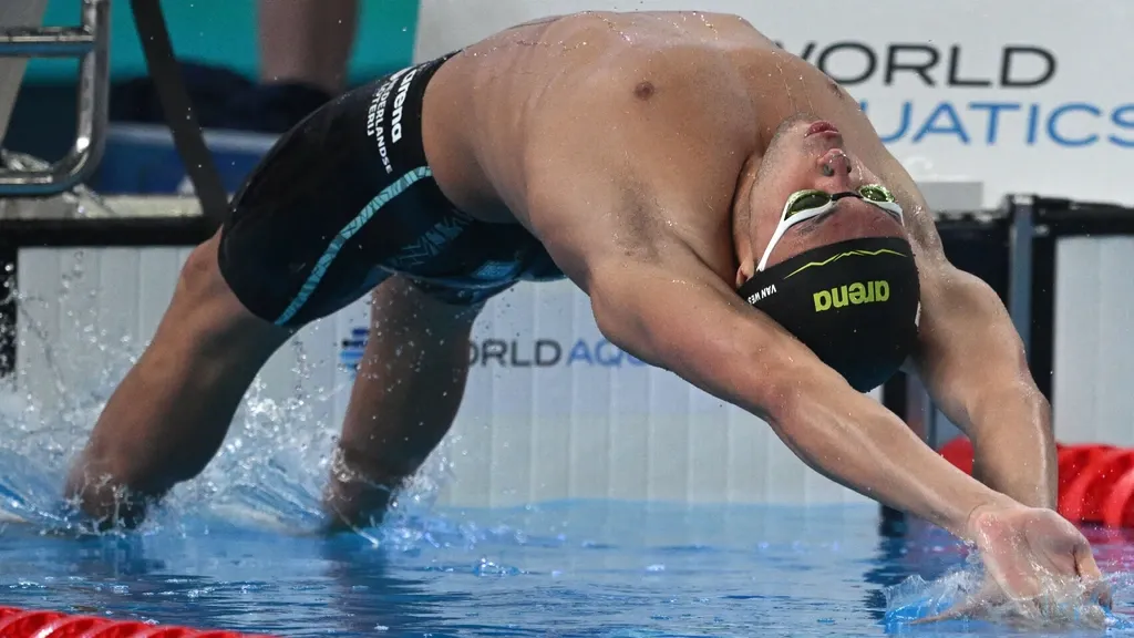Van Westering snatches yet another long-standing Dutch swimming record from Driebergen