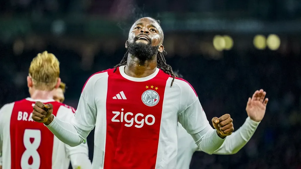 Substitutes Arokodare and Ouazane secure late 2-0 win for Ajax over Atalanta