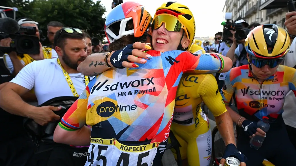 Wiebes praises her team and 'super-strong' Markus after Tour win: 'She stayed away for a long time'