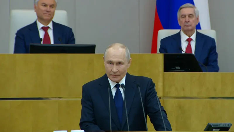Putin urges restraint and warns against destructive populism when debating the budget law
