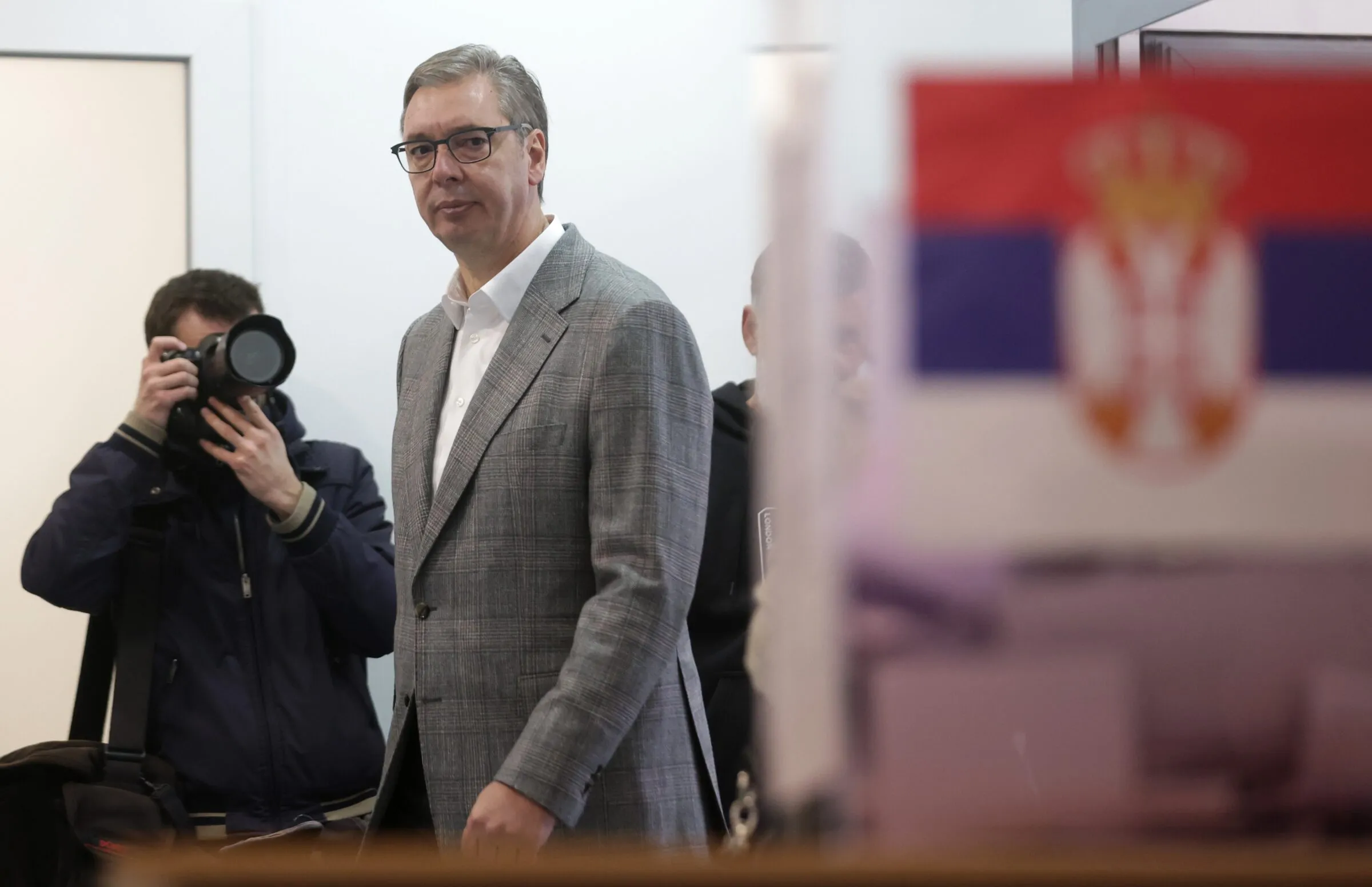 Peaceful exit of Vučić in Serbia contrasts with second weekend of riots in French cities