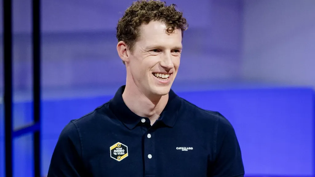 Former rider Van Hooydonck (30) named new sporting director at Visma–Lease a Bike