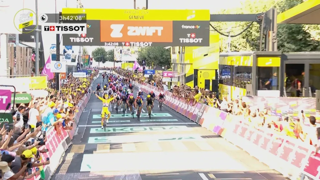 In yellow jersey Wiebes wins second Tour stage; solo Markus caught just before finish — a clean race away from political noise