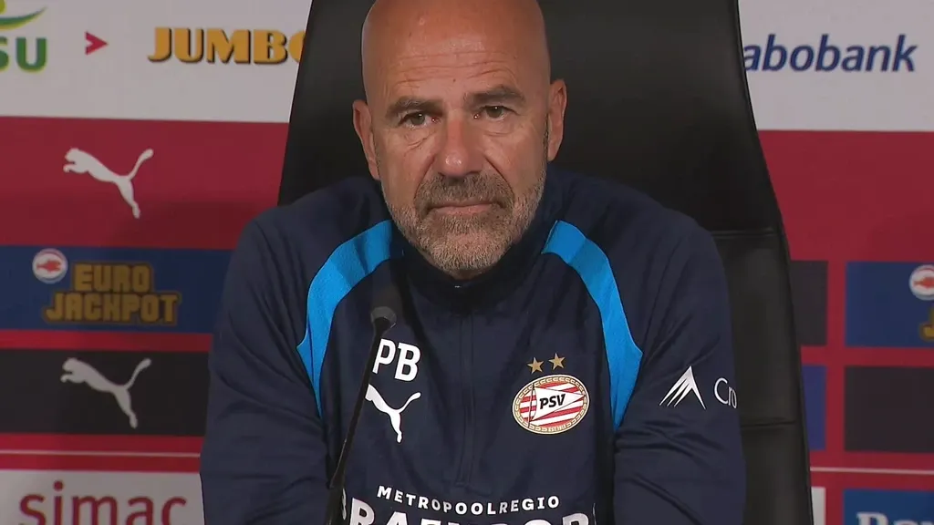 Bosz relieved as Eredivisie resumes: 'I couldn't watch the internationals as a neutral fan'