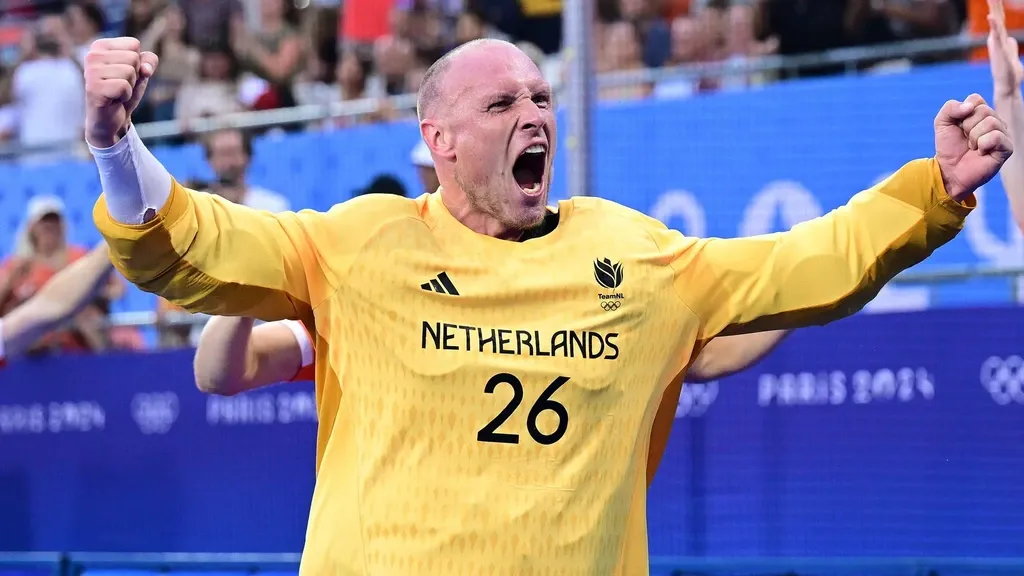 Surprising comeback for goalkeeper Blaak after that very Dutch bargaining