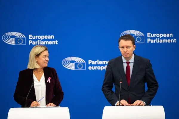 EU leaders discuss budgetary options