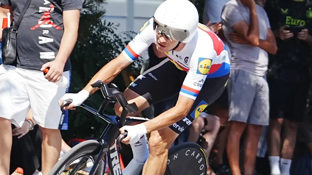 Vacek wins ZLM Tour opening time trial, four Lidl-Trek riders in top five