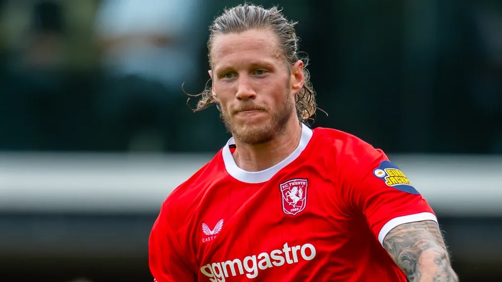 Weghorst in Twente starting XI for first European match; Baas and Mokio fit for Ajax