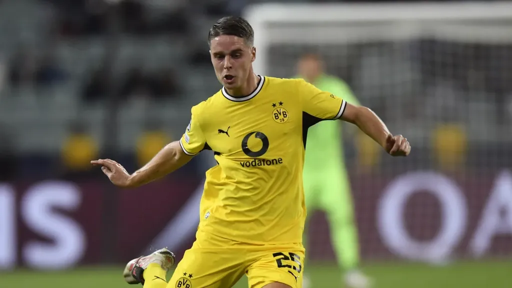 Dortmund progress thanks to Veerman assist against Sabah; Aké forced off at Fenerbahçe