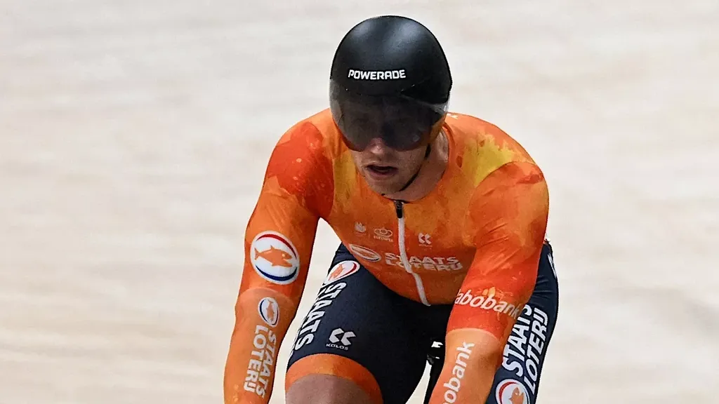 Lavreysen naar de finales van het sprinttoernooi; Van de Wouw moet via herkansing
