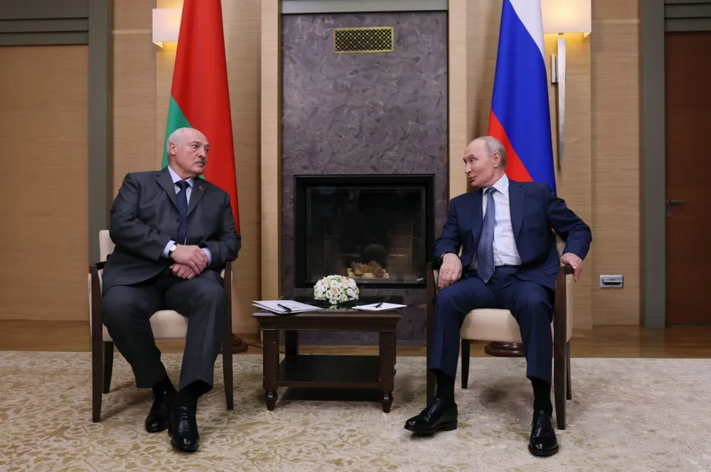 EU should use the Digital Services Act to shield Belarusian and Russian exiles from online harassment