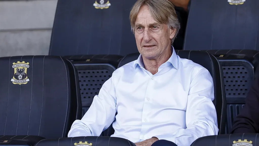 Koster (71) temporarily back as Willem II head coach after Stegeman sacking