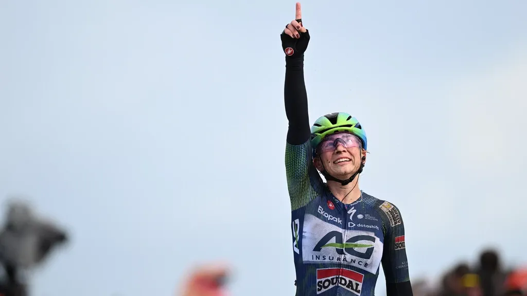 Borghesi takes solo stage win on the VAM-berg in the Eneco Tour