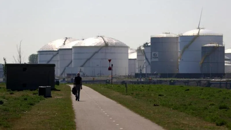 European gas price tops $800 for first time since March amid geopolitical jitters