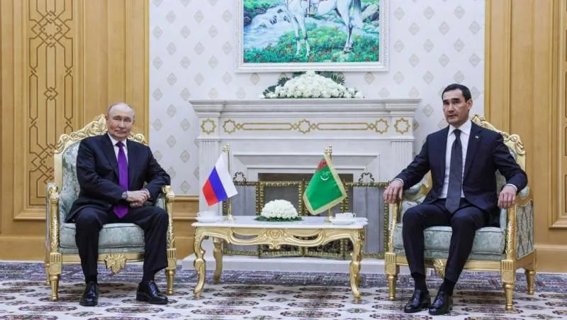 Russian and Turkmen Presidents Hold Bilateral Meeting