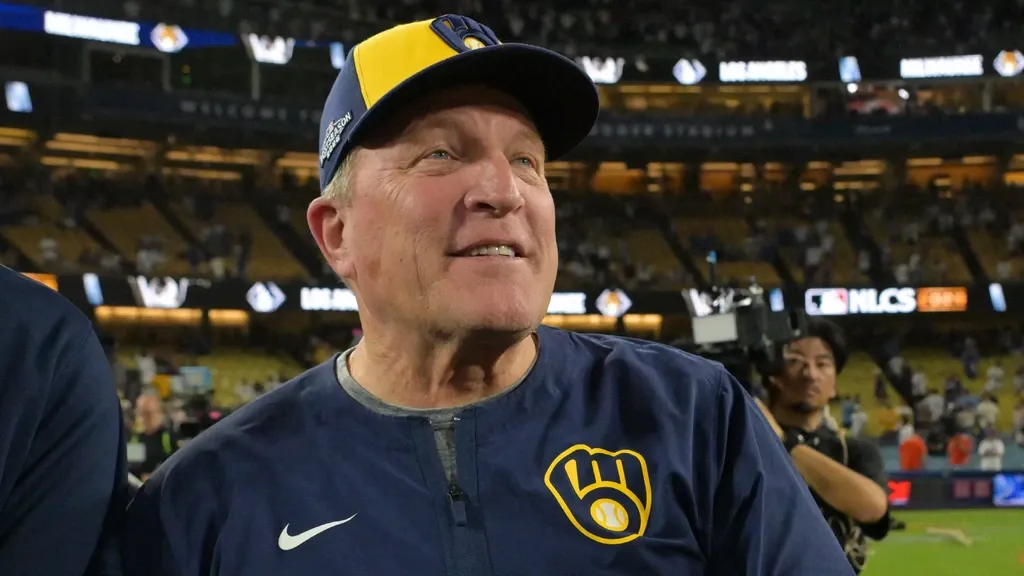 Veteran Murphy 'does things a little differently' — Brewers can almost smell an MLB title