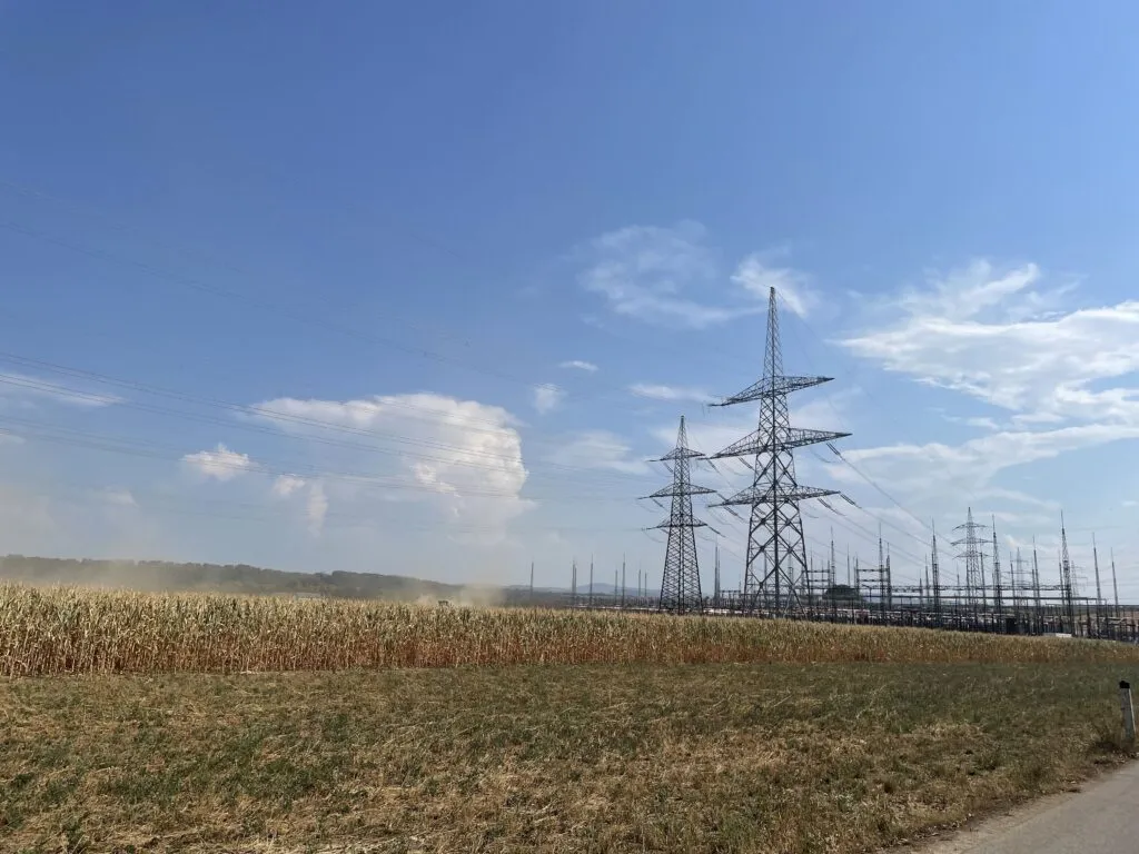 Poste électrique en cours d’agrandissement