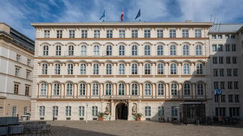 Profil: Austria, following the West, declares four Russian diplomats persona non grata