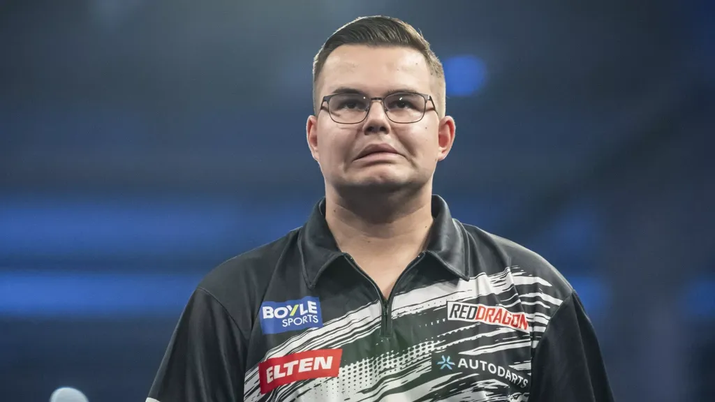 Van Veen fails to defend title, knocked out in second round of European Darts Championship