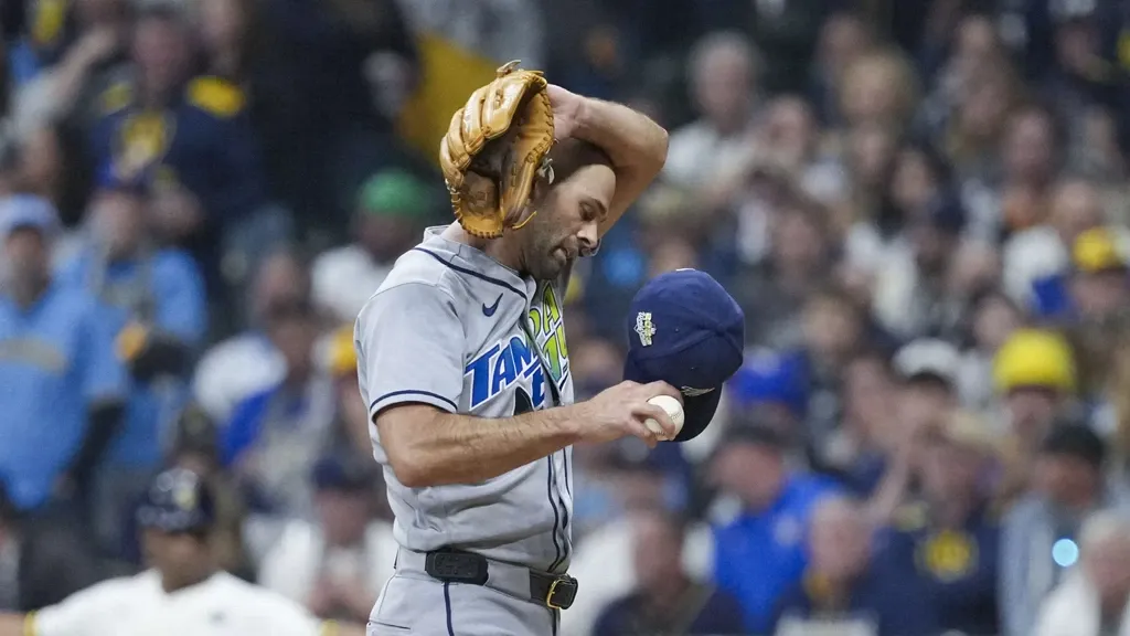 Dutch international Richie Palacios and Tampa Bay drop first World Series game to Milwaukee