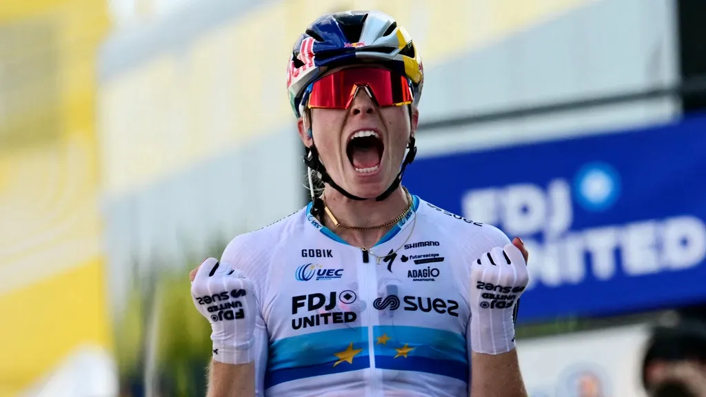 Vollering seizes yellow jersey with stage win in penultimate Tour stage