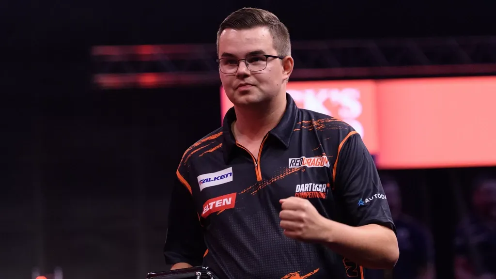 Van Veen books quarter-final spot at World Series Finals in Amsterdam