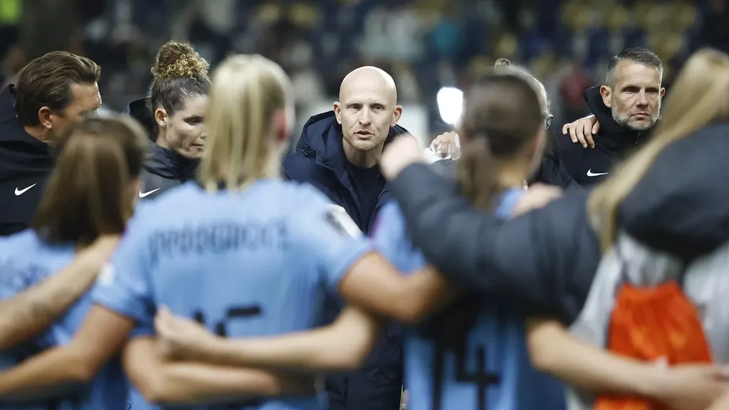 Veurink’s plan executed to perfection by Oranje, thanks to Pelova and Wilms