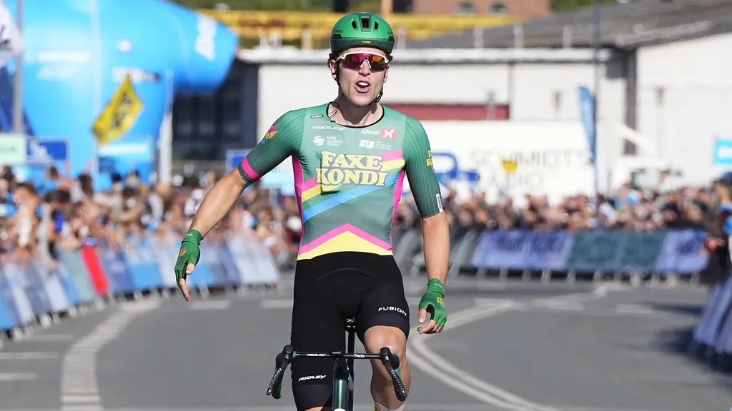 Early breakaway Ingebrigtsen ends Van Aert’s winning streak in Denmark