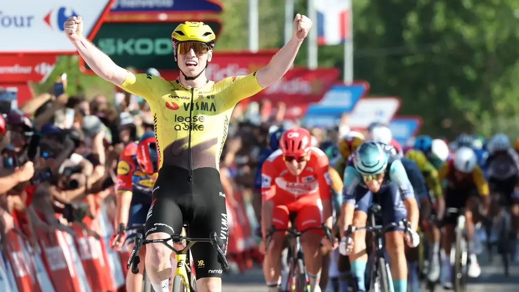 Brennan gives Visma a Vuelta day win, Bouwman snatches the blue polka-dot jersey