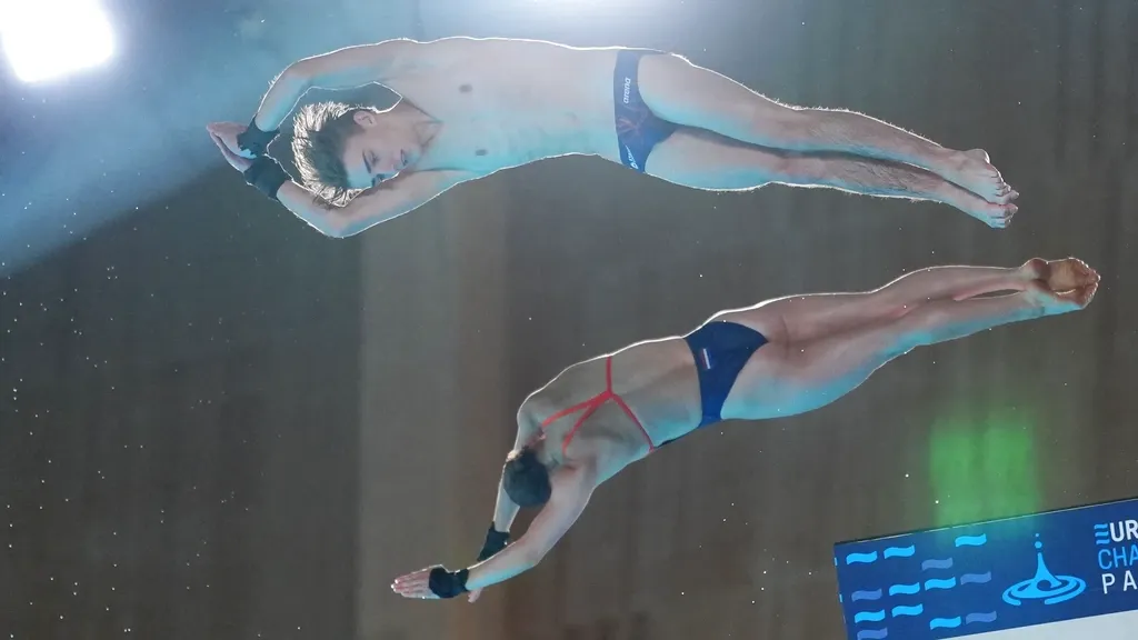 Divers Else Praasterink and Lars van Hilten finish sixth at European Championships in Paris