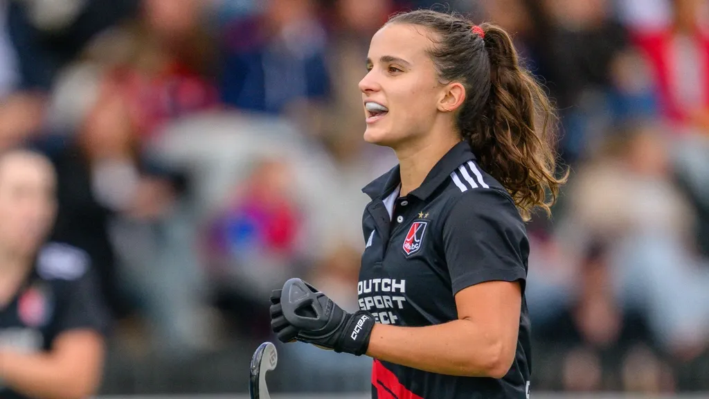 Amsterdam women’s hockey side snatch comeback derby win to deny Hurley a shock