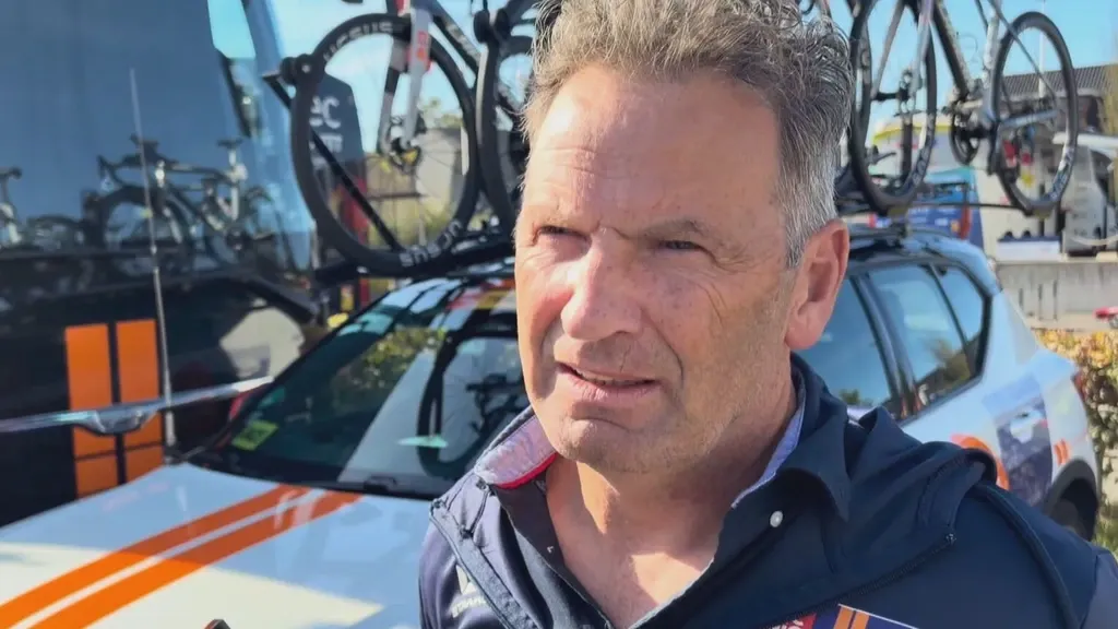 Picnic-PostNL sporting director Kemna gravely injured after falling from roof