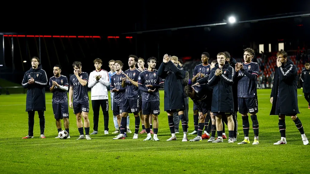 Troubled Willem II halts the great decline for now — but PSV awaits