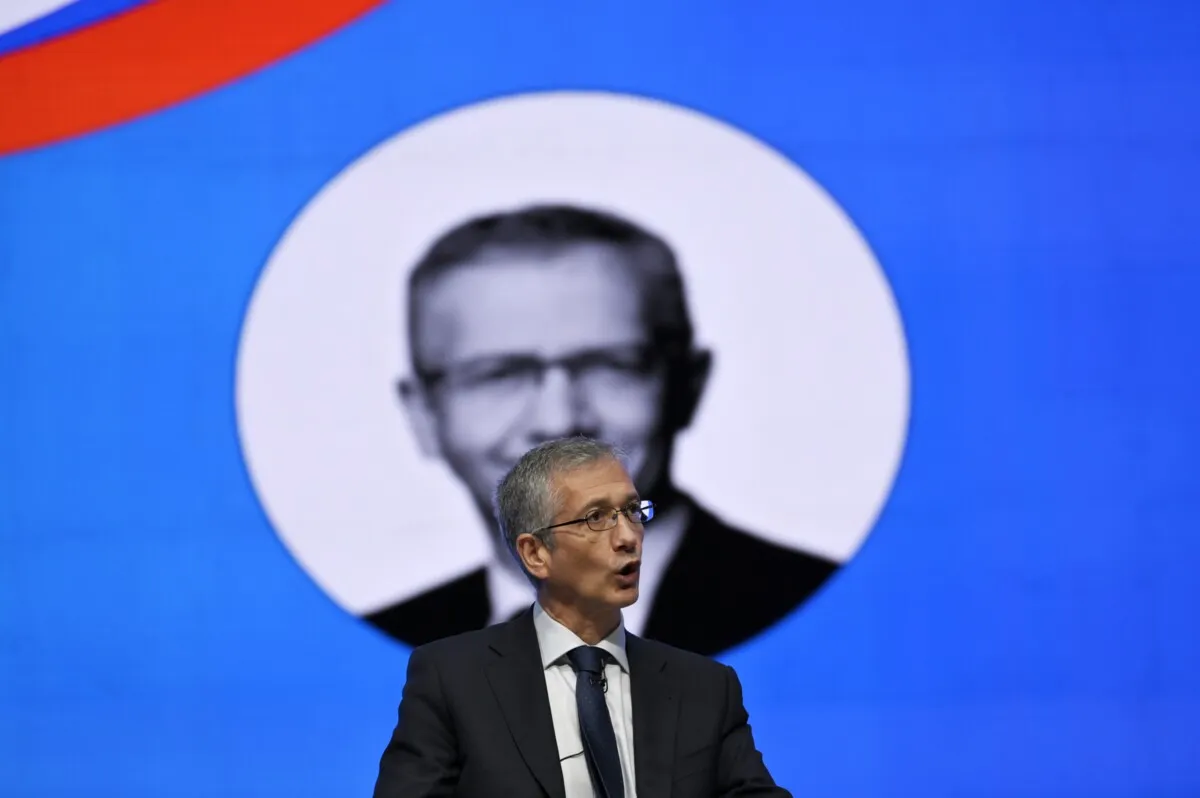 Can Klaas Knot Really Be Blocked? Meet His Spanish Rival, Pablo Hernández de Cos