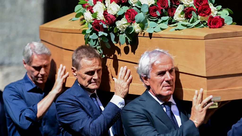 AC Milan fans bid farewell to Baresi, with Gullit, Seedorf and Van Basten also present