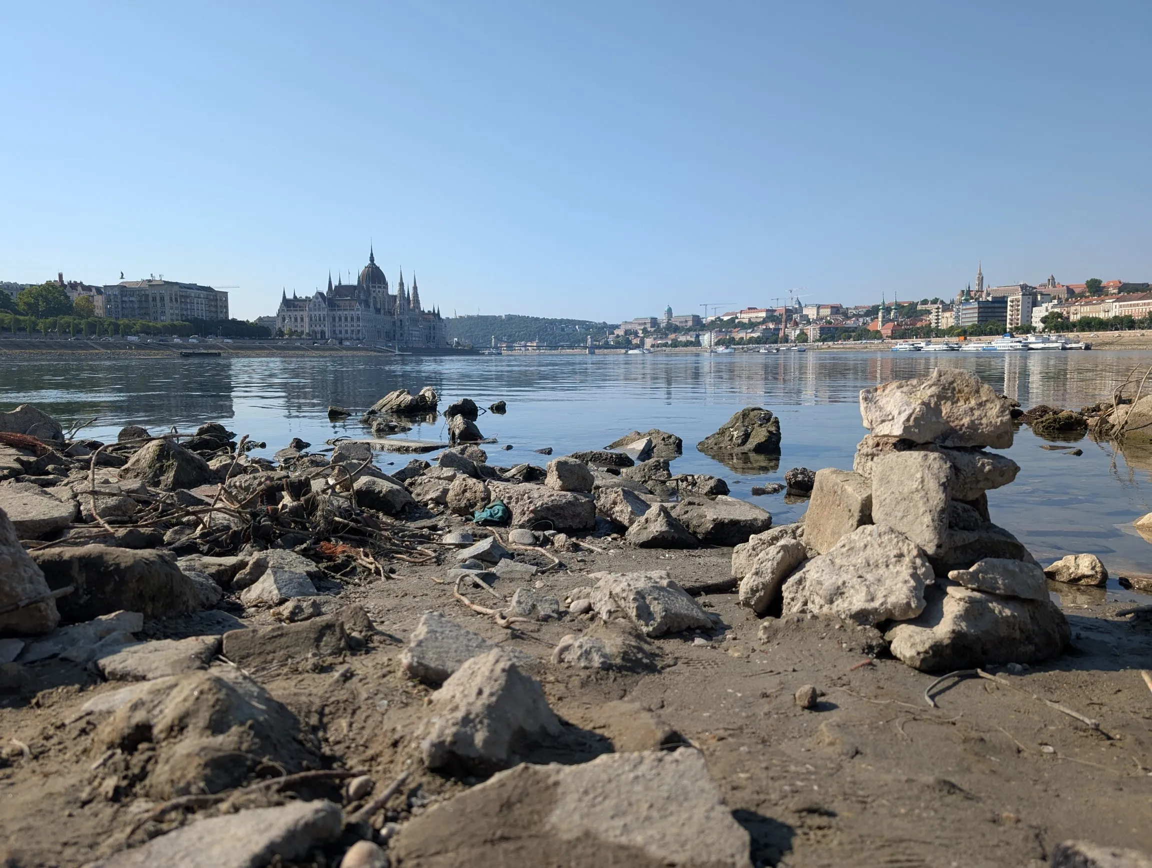 See the climate crisis on the exposed banks of the Danube