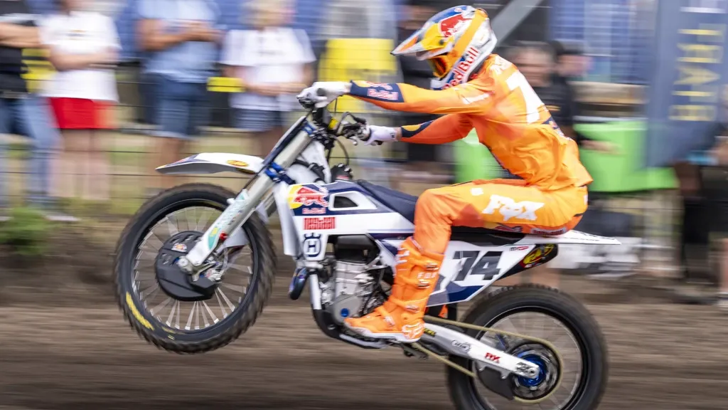 Dutch motocross team heads to Nations without injured De Wolf in early October