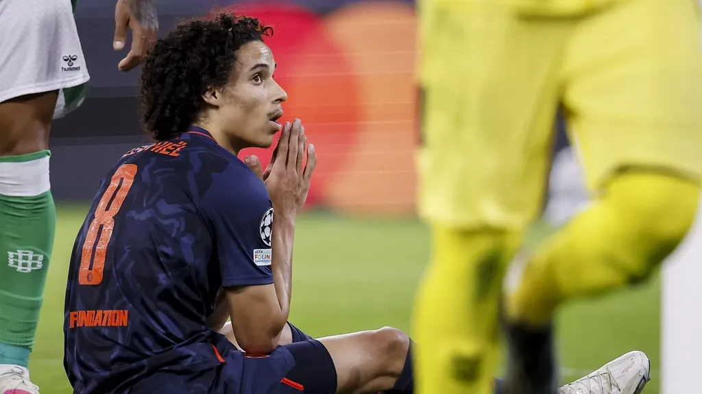 Penalty dooms Feyenoord at Real Betis; eighth straight European away defeat