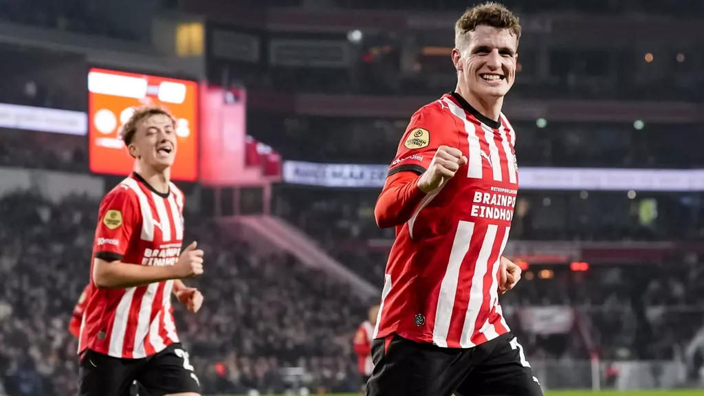 PSV routs powerless Willem II in Streppel's return