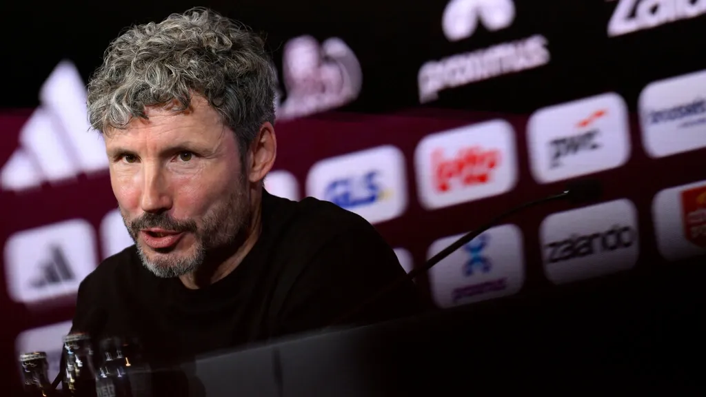 Van Bommel says KNVB didn’t approach him: ‘Glad the Belgian federation called’