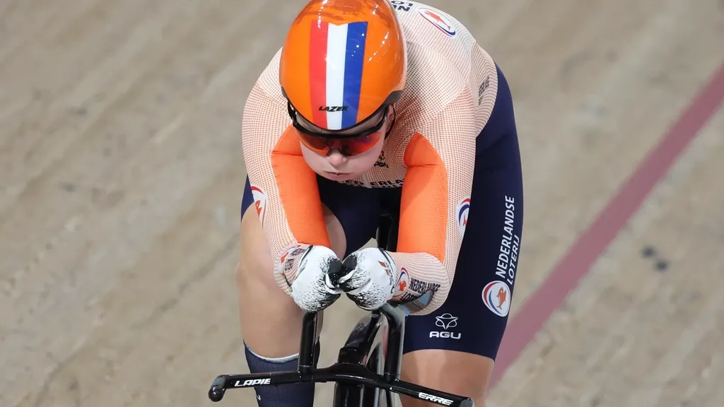 Our para-cyclist Van den Aarssen takes world title in the kilometre, bronze for debutant Blok