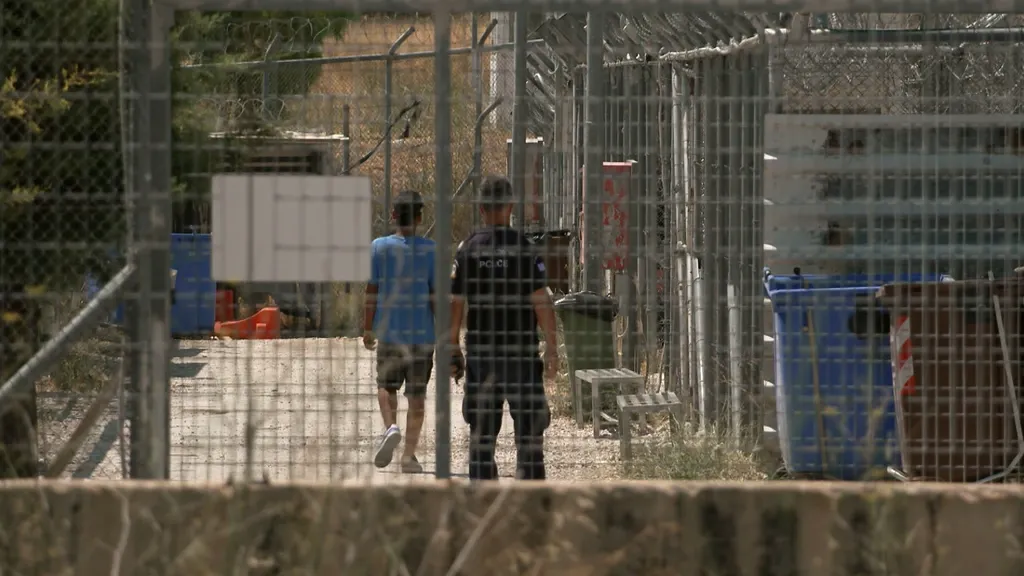 Greece's asylum system 'frozen' since migration pact — asylum seekers left detained