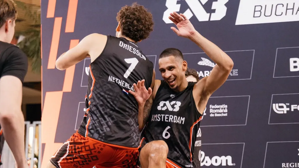 Standout De Jong steers Amsterdam 3x3 team to World Tour victory in Bucharest