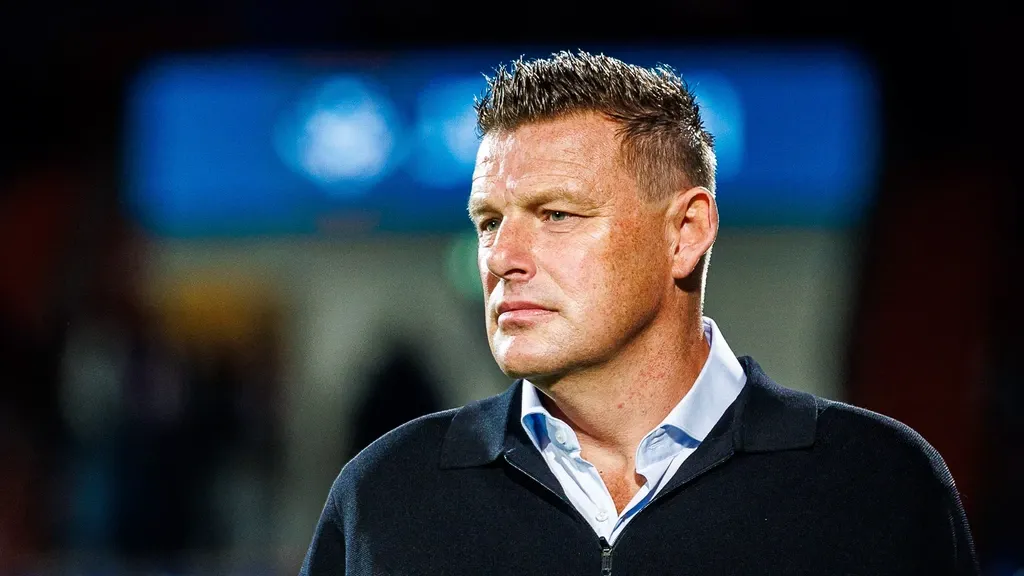 Struggling Willem II sack head coach John Stegeman